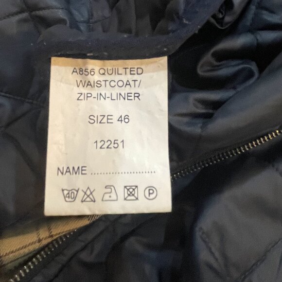 Barbour Quilted Waistcoat Zip-In Liner with a tartan lining A856 46 XL - Picture 5 of 5